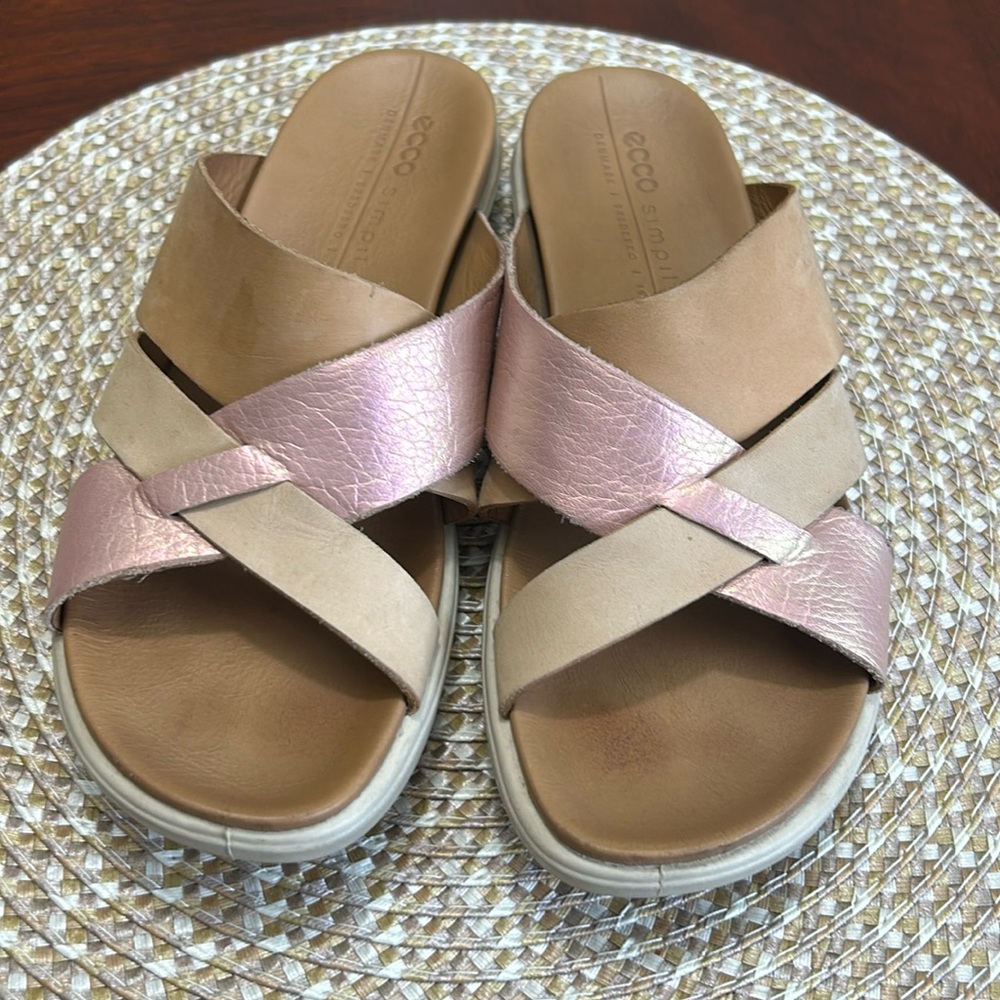 Ecco slip on sandals colored tan size 39